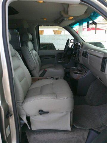 used 2002 GMC Savana 1500 car, priced at $14,995