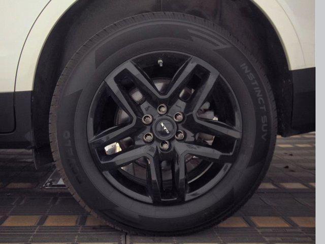 used 2017 Cadillac XT5 car, priced at $19,997