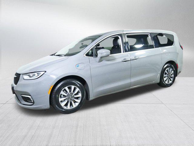 used 2022 Chrysler Pacifica Hybrid car, priced at $23,498