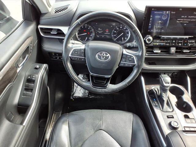 used 2020 Toyota Highlander car, priced at $34,500