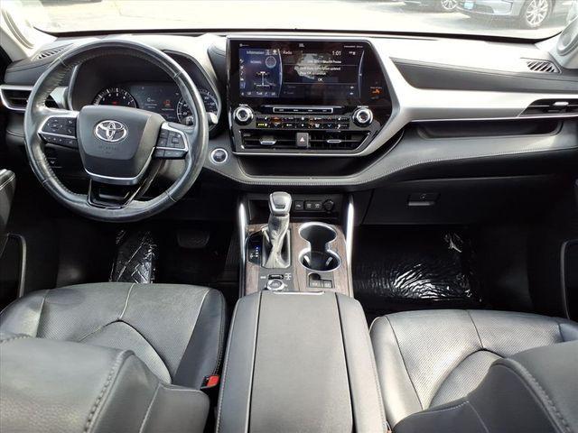 used 2020 Toyota Highlander car, priced at $34,500