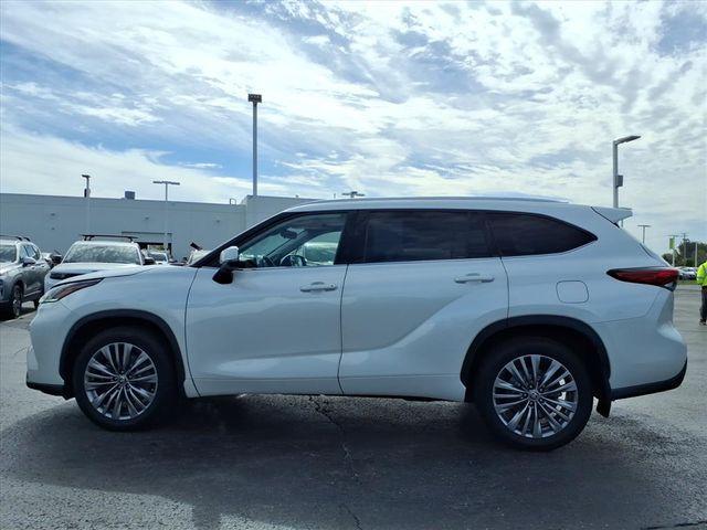 used 2020 Toyota Highlander car, priced at $34,500
