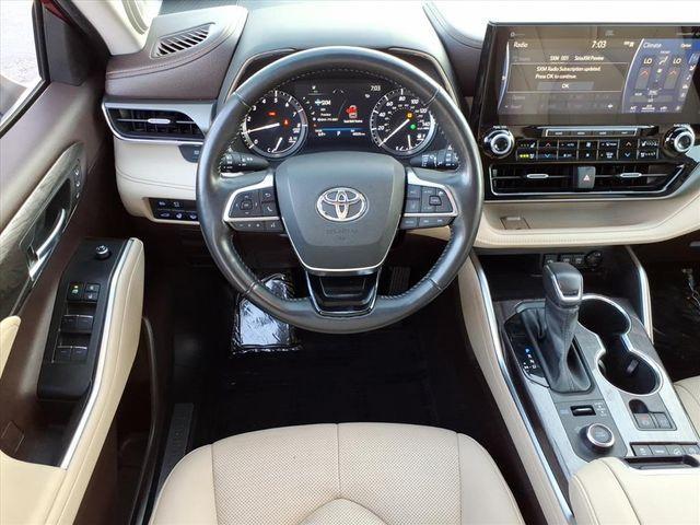used 2021 Toyota Highlander car, priced at $35,975