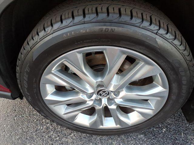used 2021 Toyota Highlander car, priced at $35,975