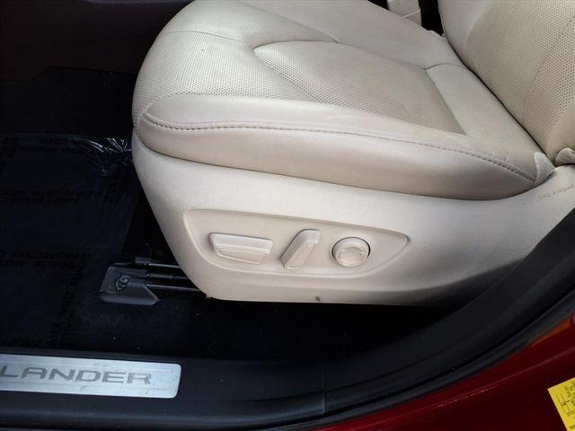 used 2021 Toyota Highlander car, priced at $35,975
