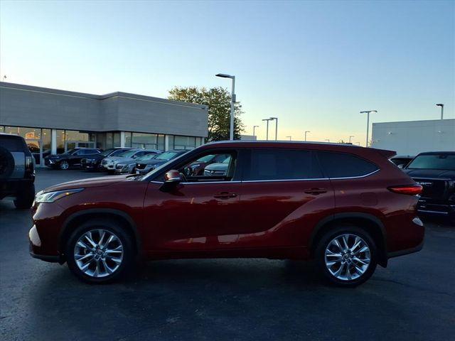 used 2021 Toyota Highlander car, priced at $35,975