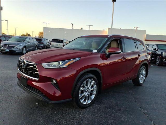 used 2021 Toyota Highlander car, priced at $35,975