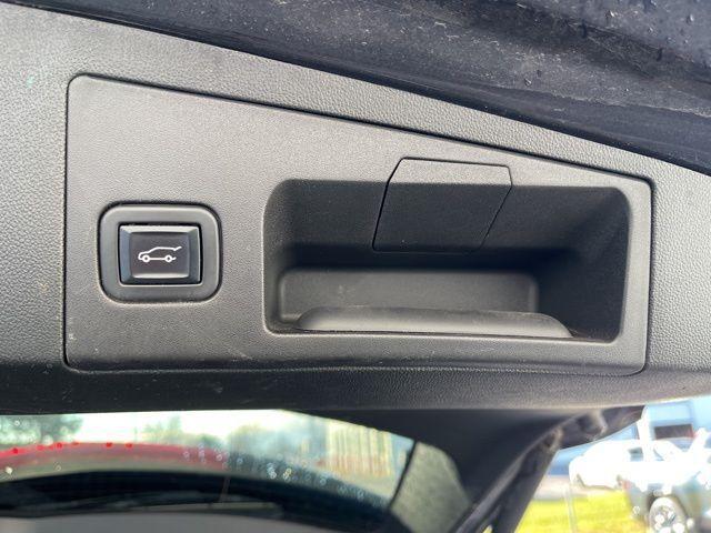 used 2023 Cadillac XT5 car, priced at $33,460