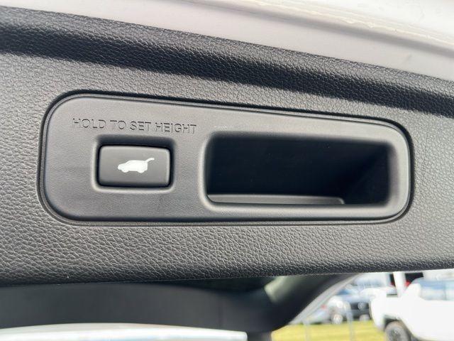 used 2025 Honda Odyssey car, priced at $42,900