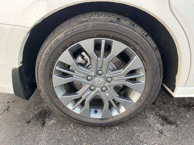 used 2025 Honda Odyssey car, priced at $42,900