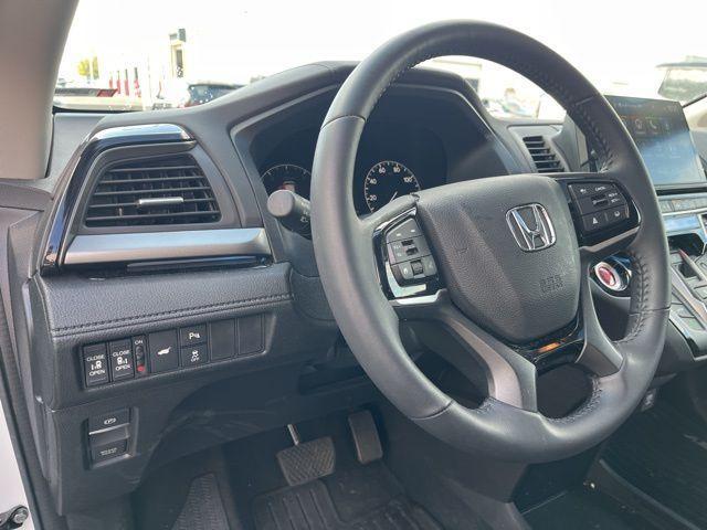 used 2025 Honda Odyssey car, priced at $42,900