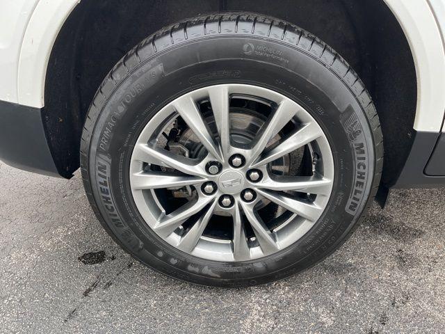 used 2023 Cadillac XT5 car, priced at $30,725