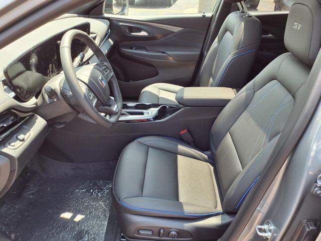 new 2025 Buick Envista car, priced at $28,784