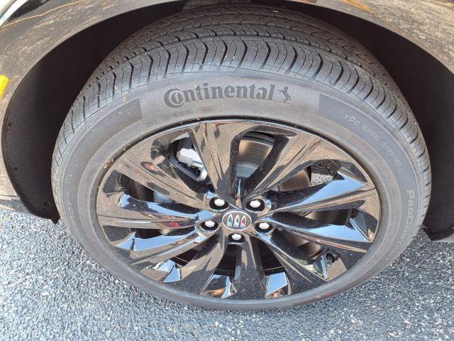 new 2025 Buick Envista car, priced at $28,784