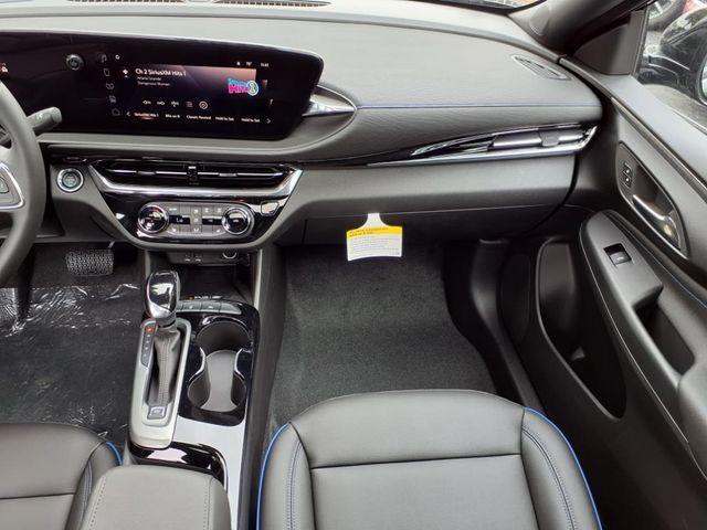 new 2025 Buick Envista car, priced at $29,620