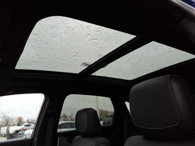 used 2023 Cadillac XT5 car, priced at $36,950