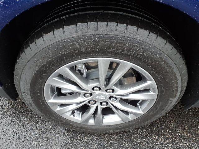 used 2023 Cadillac XT5 car, priced at $36,950