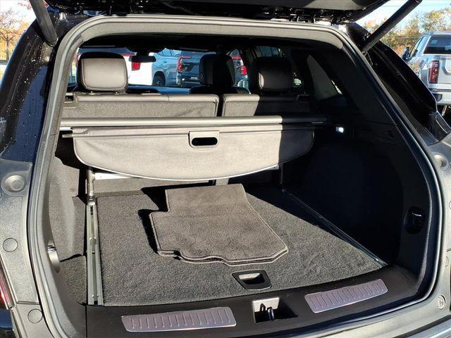 used 2023 Cadillac XT5 car, priced at $33,500
