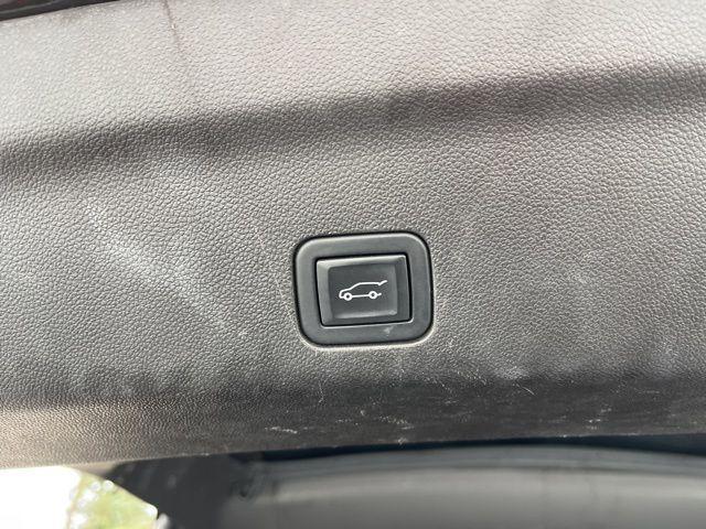 used 2021 GMC Yukon car, priced at $45,475