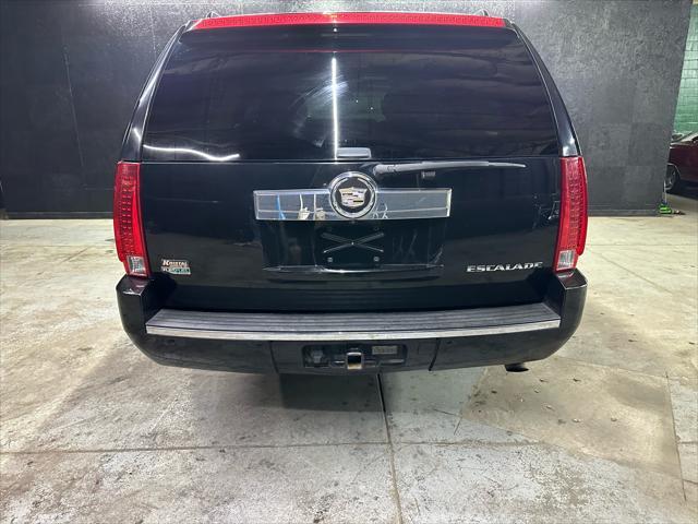 used 2011 Cadillac Escalade ESV car, priced at $6,895