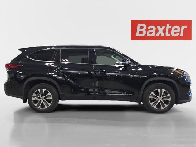 used 2021 Toyota Highlander car, priced at $34,684