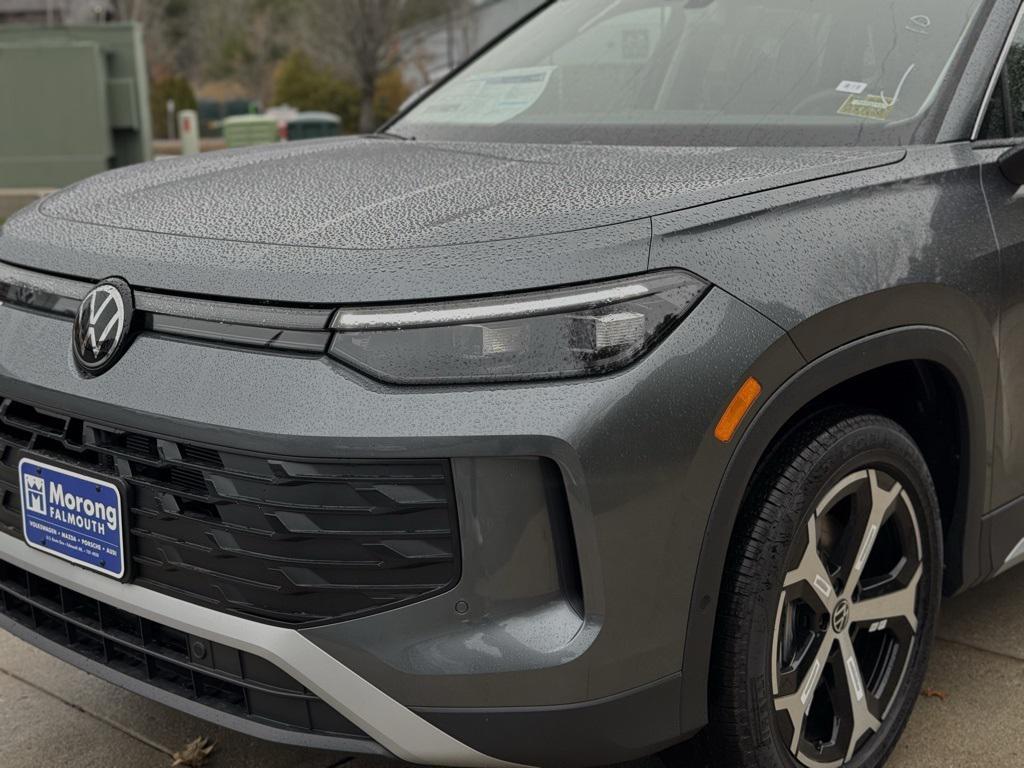 new 2025 Volkswagen Tiguan car, priced at $37,982