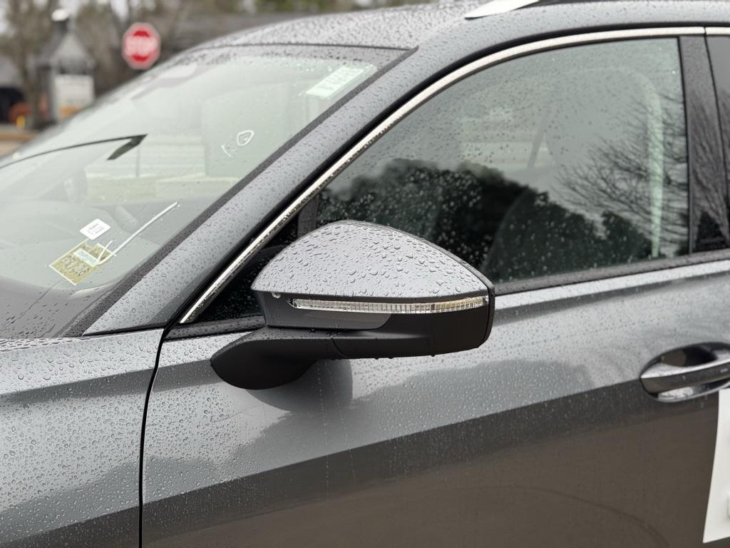 new 2025 Volkswagen Tiguan car, priced at $37,982