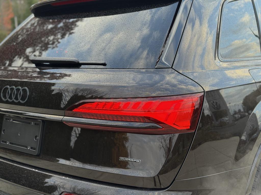 new 2026 Audi Q7 car, priced at $78,445