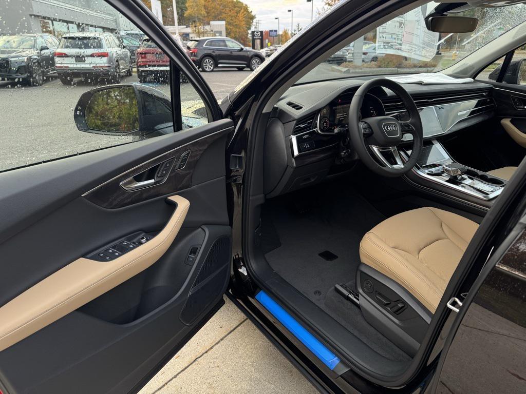 new 2026 Audi Q7 car, priced at $78,445