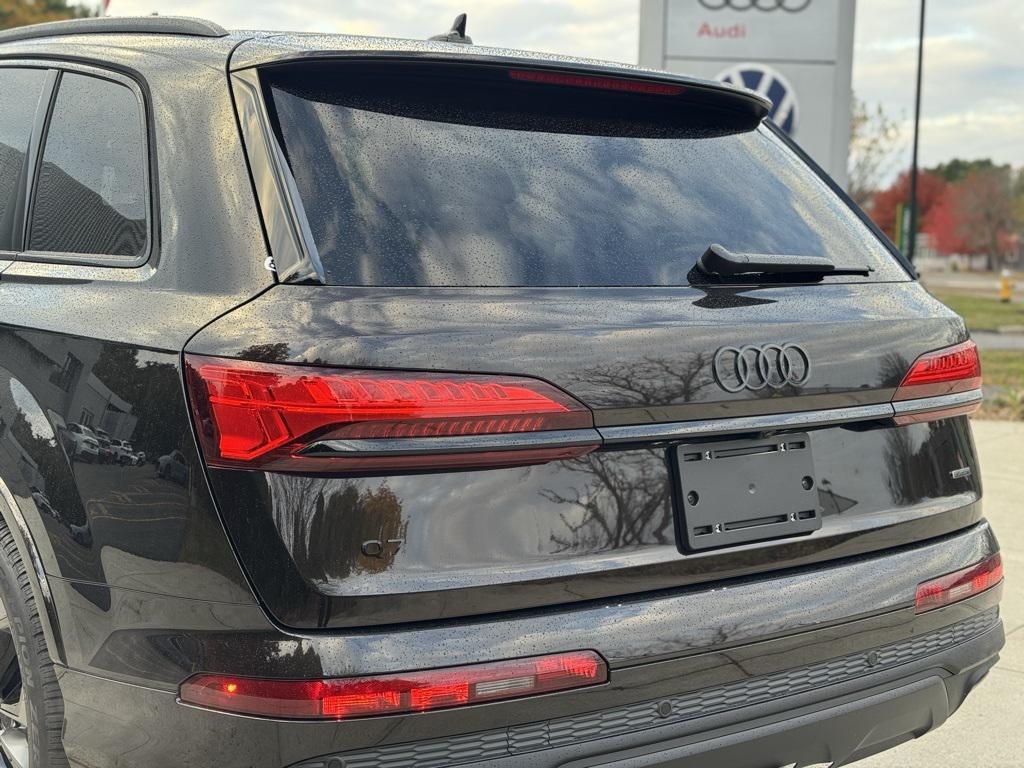 new 2026 Audi Q7 car, priced at $78,445