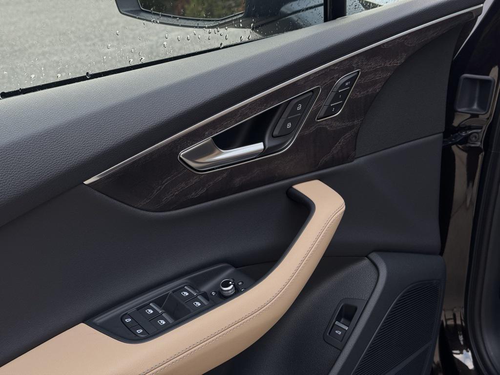 new 2026 Audi Q7 car, priced at $78,445