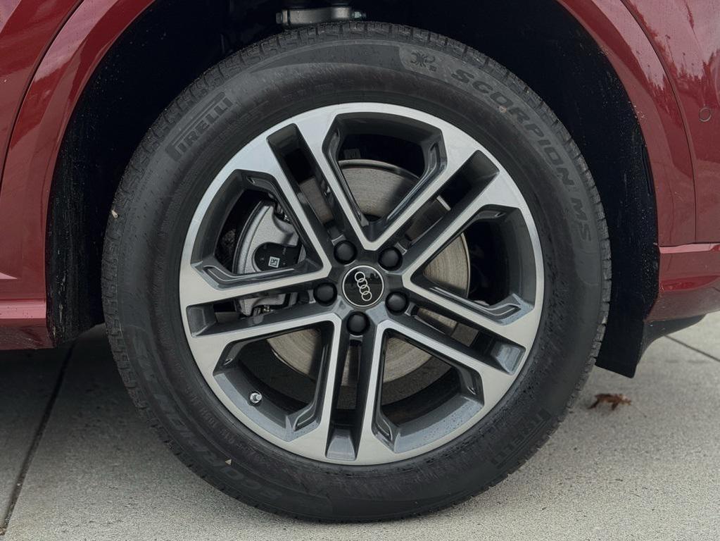 new 2025 Audi Q5 car, priced at $60,330