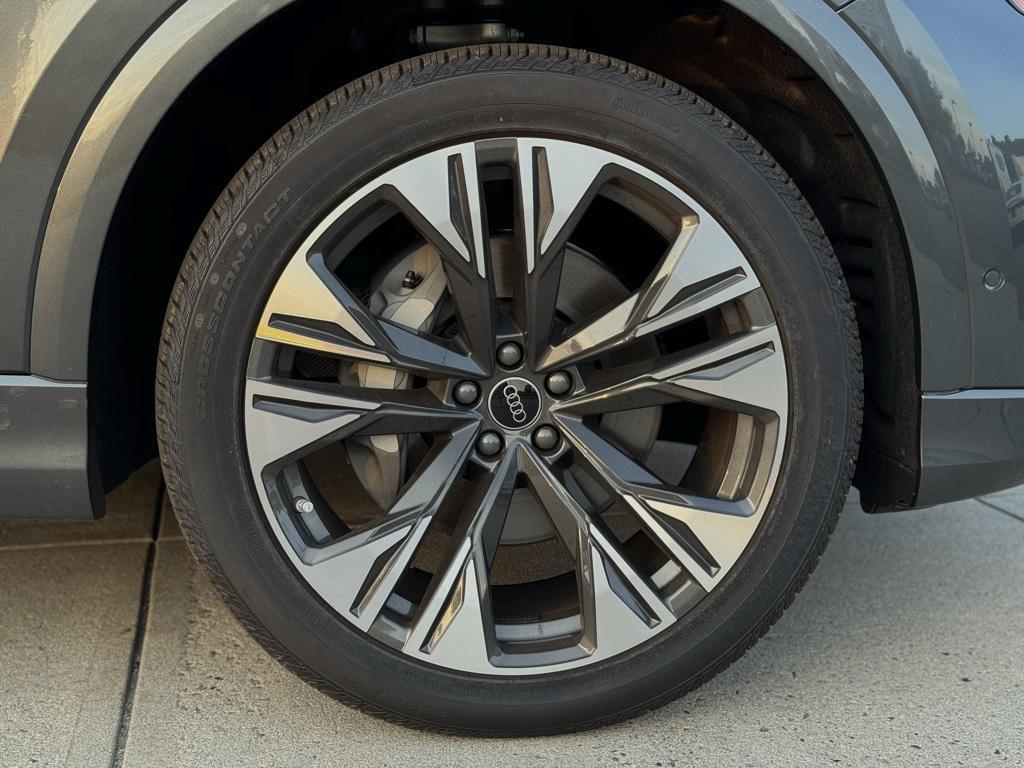 new 2025 Audi Q8 car, priced at $86,845