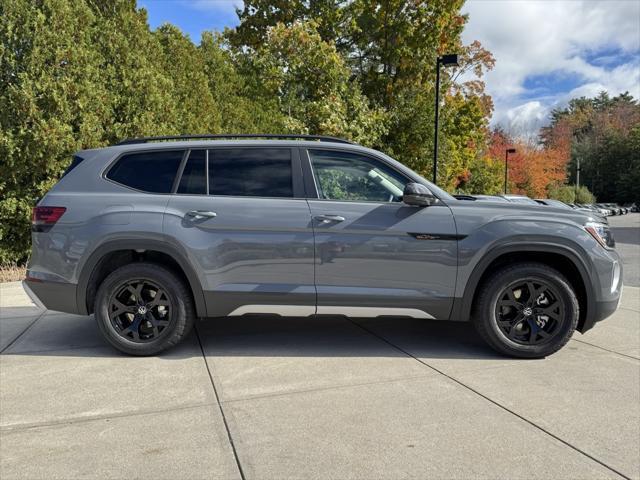 new 2024 Volkswagen Atlas car, priced at $53,721