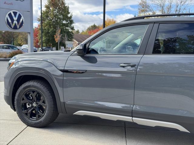 new 2024 Volkswagen Atlas car, priced at $53,721