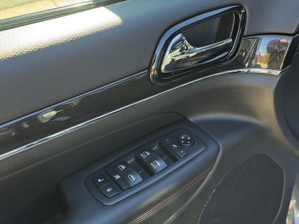 used 2020 Jeep Grand Cherokee car, priced at $23,587