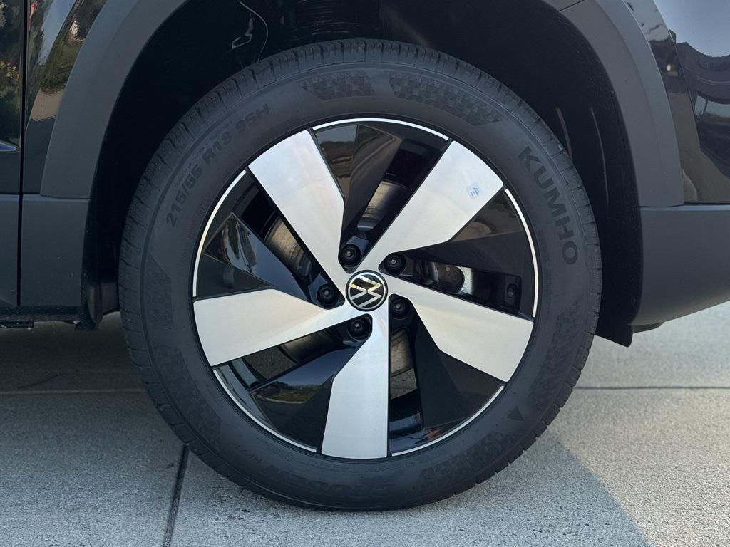 new 2025 Volkswagen Taos car, priced at $28,526