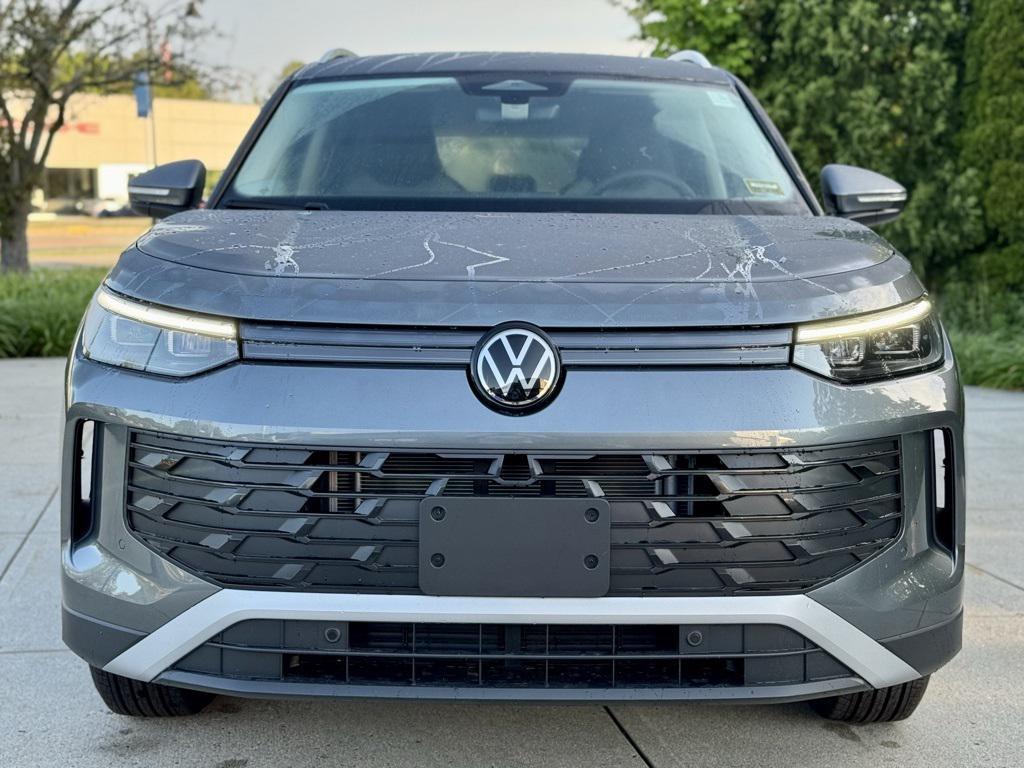 new 2025 Volkswagen Tiguan car, priced at $32,826
