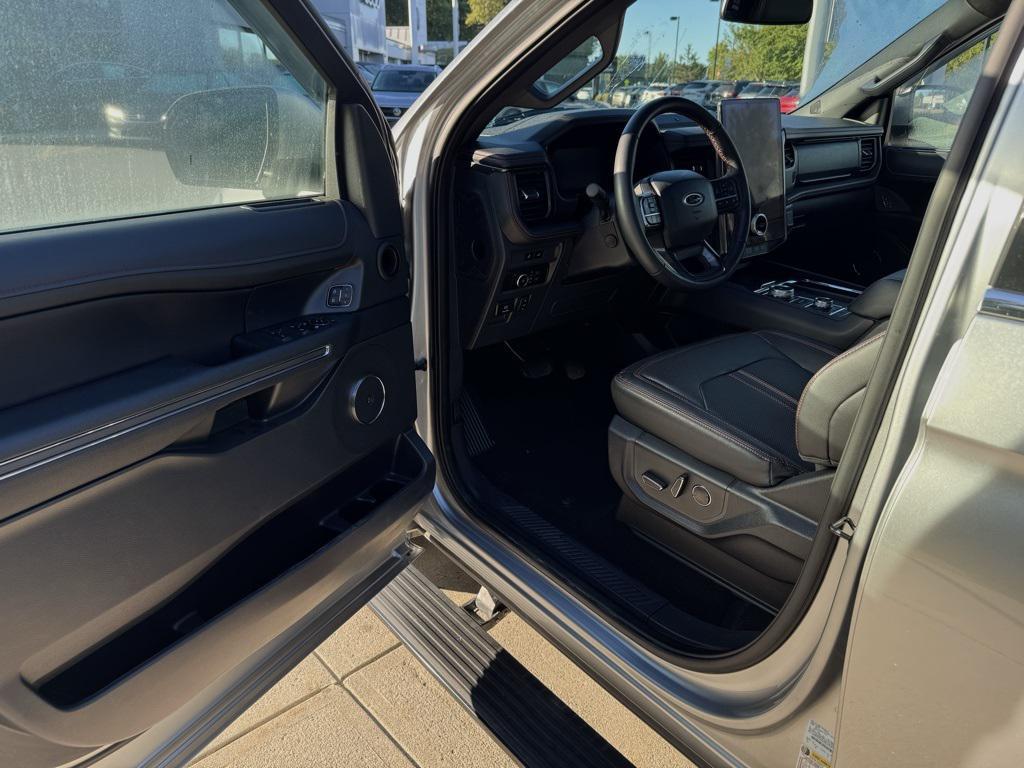 used 2024 Ford Expedition car, priced at $62,896