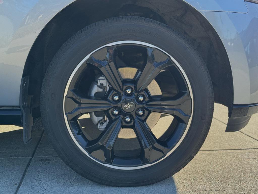 used 2024 Ford Expedition car, priced at $62,896