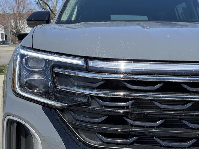 new 2025 Volkswagen Atlas car, priced at $49,876