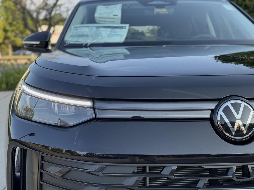new 2025 Volkswagen Tiguan car, priced at $36,826