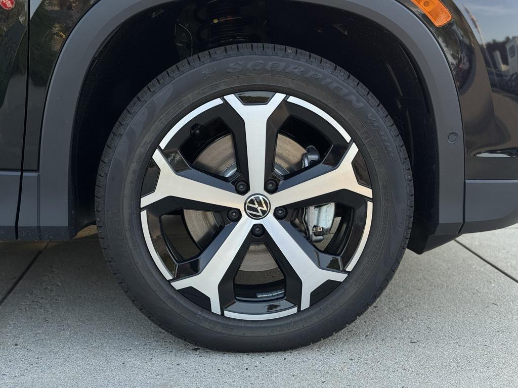new 2025 Volkswagen Tiguan car, priced at $36,826