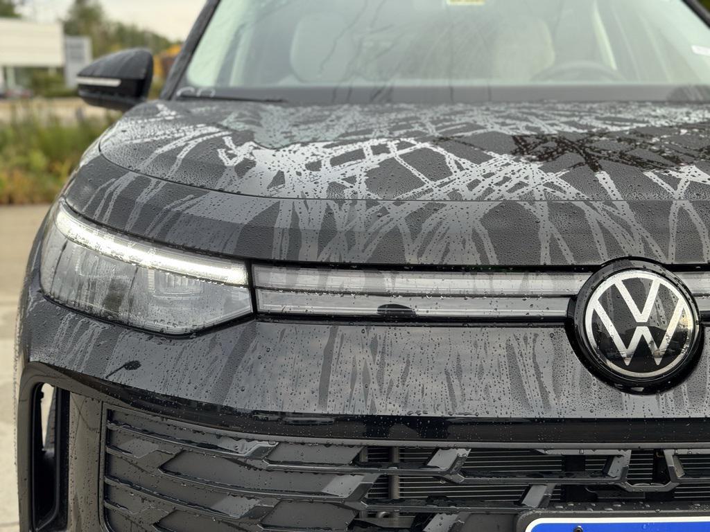 new 2025 Volkswagen Tiguan car, priced at $36,377
