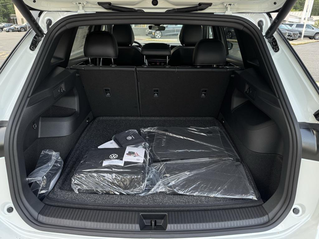 new 2025 Volkswagen Tiguan car, priced at $39,636