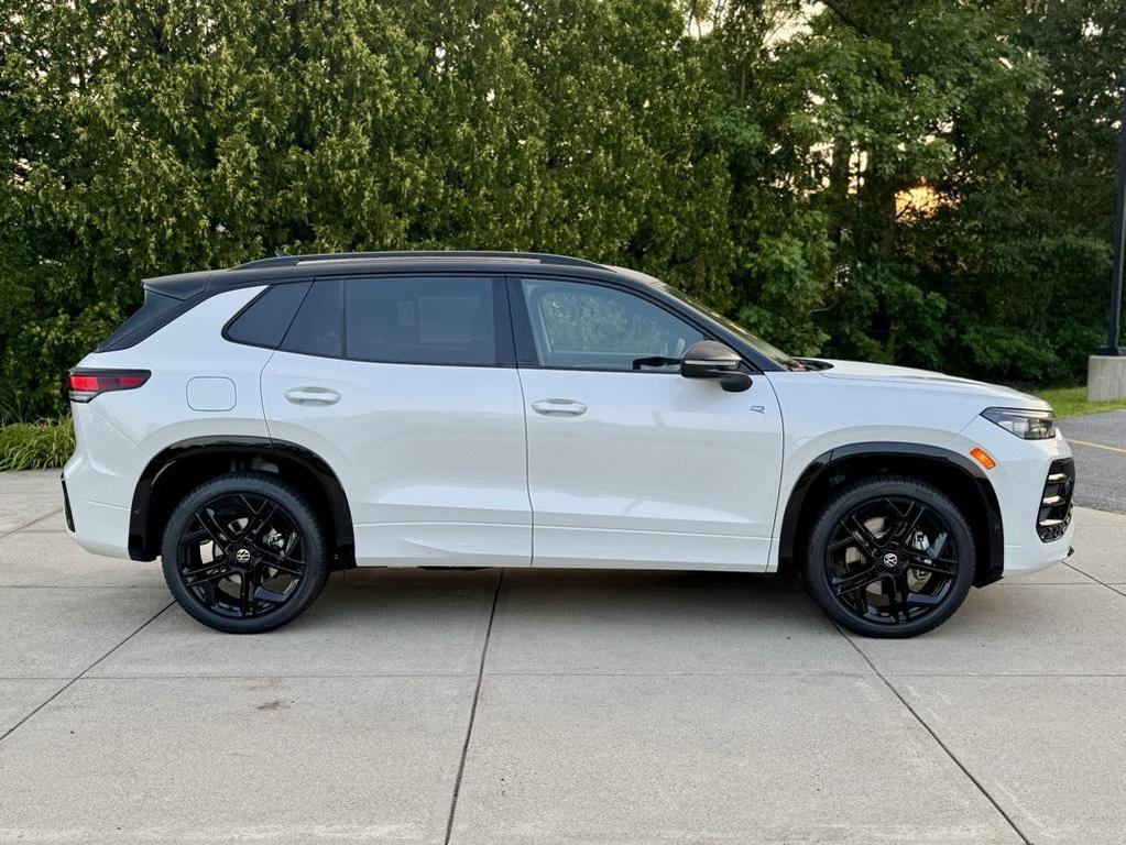 new 2025 Volkswagen Tiguan car, priced at $39,636
