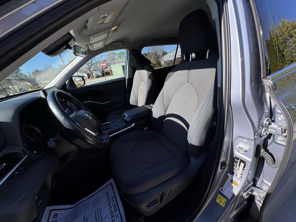 used 2022 Toyota Highlander car, priced at $28,998