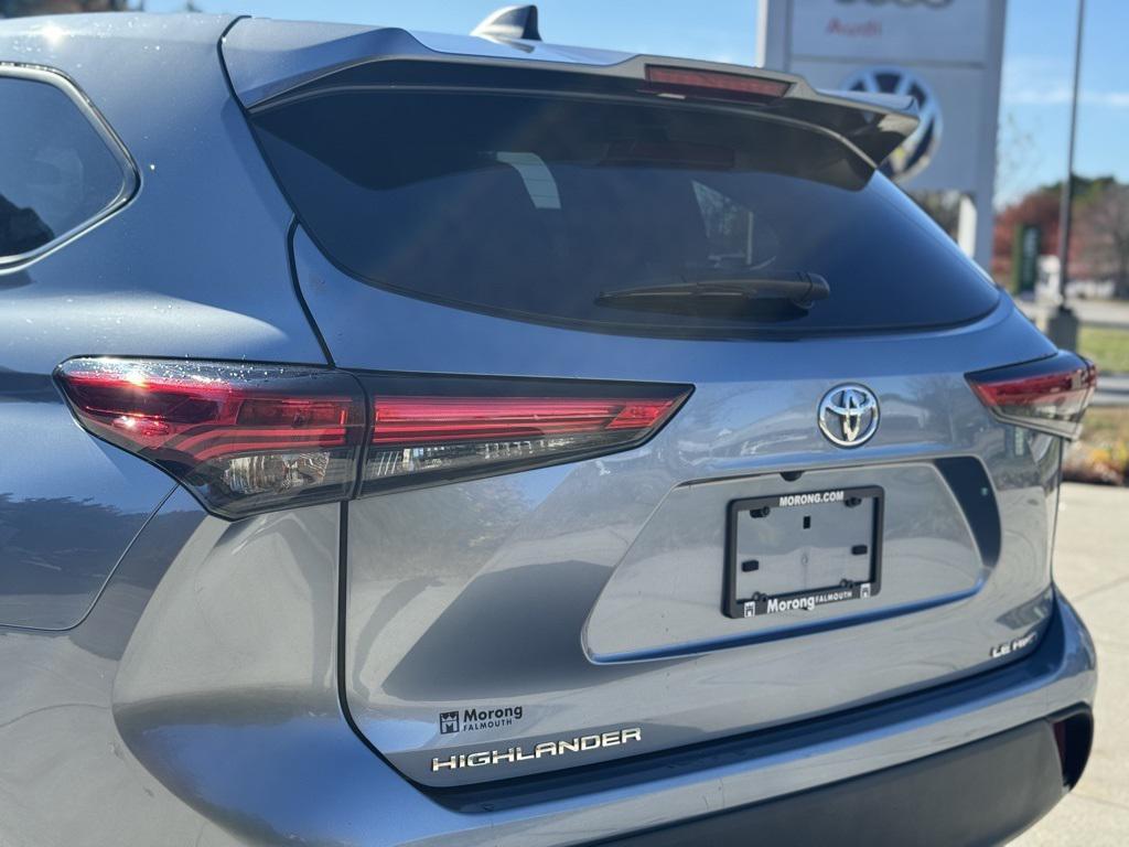 used 2022 Toyota Highlander car, priced at $28,998