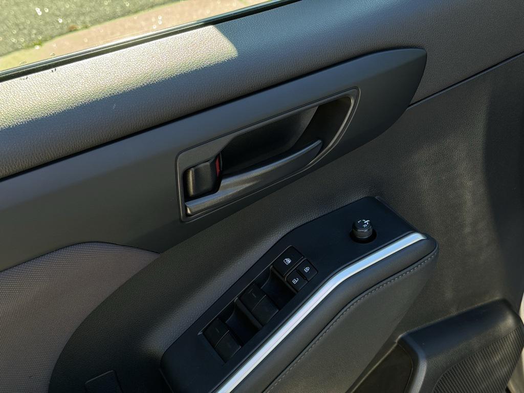 used 2022 Toyota Highlander car, priced at $28,998