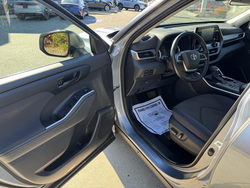 used 2022 Toyota Highlander car, priced at $28,998